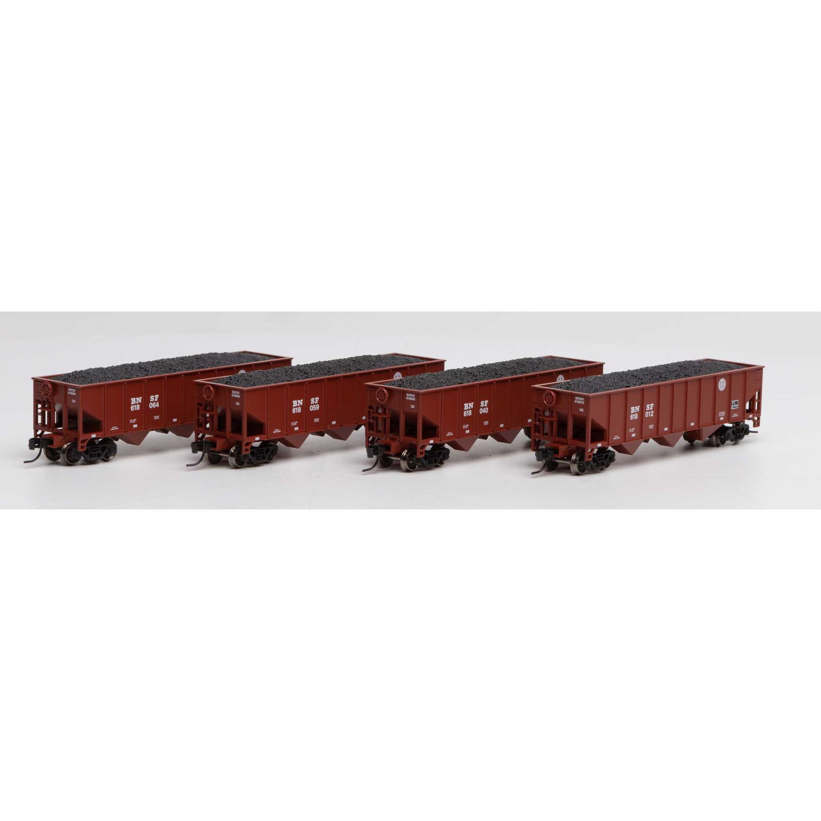 N 40' 3-Bay Ribbed Hopper with Load, BNSF #2 (4)